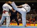 Emmanuel Ruarte - jodan-mawashi-geri<br>wygrywa: Ruarte - Argentyna