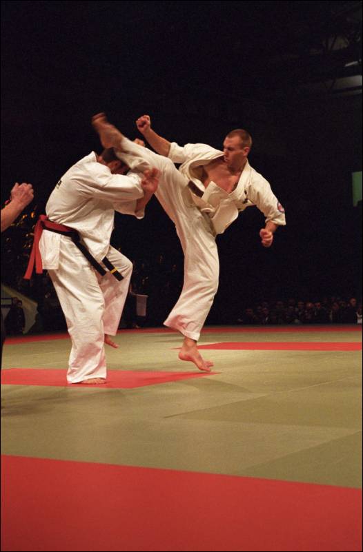 Micha³ Krzak vs Pablo Estensoro