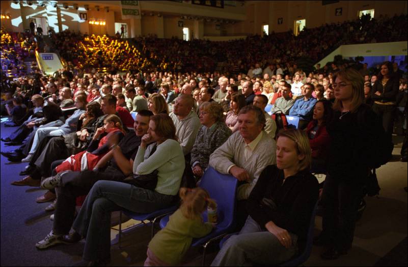5000 spectators