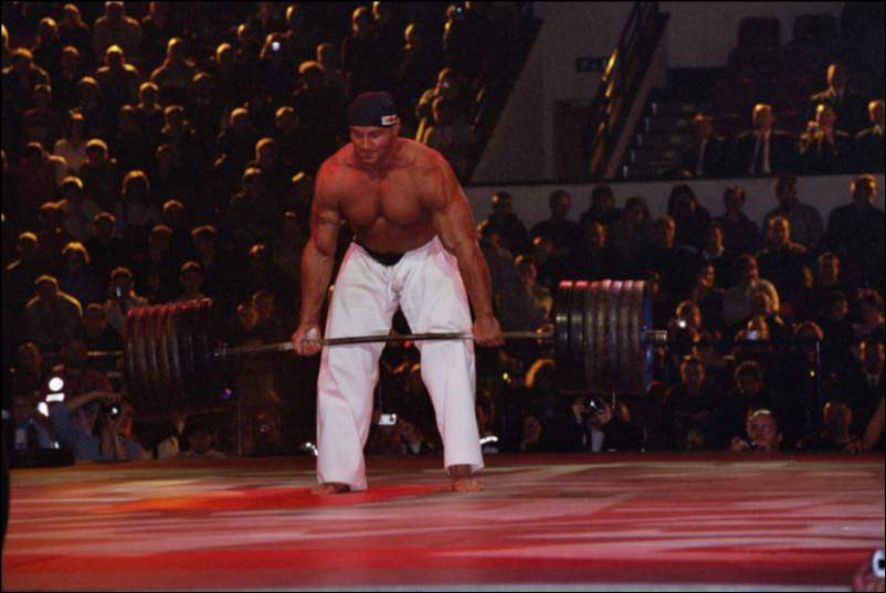 Dead lift<br>(Pudzianowski's record: 395kg)