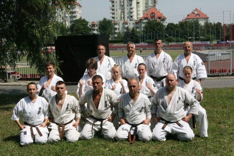 09