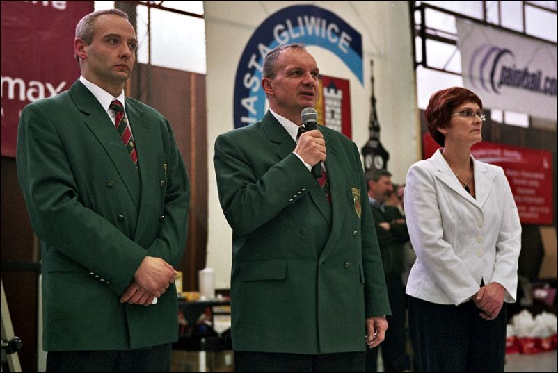 Oficjalne otwarcie: M.Marsza³ek,<br> A.Drewniak i pani Ewa Osdarty<br>z Samorzadu Miasta Gliwice