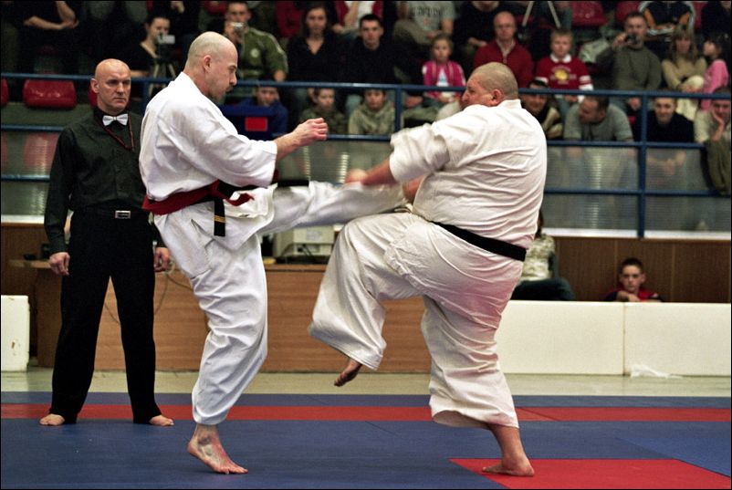 Kumite seniorów<br>Adam Dzierwa vs Piotr Gawlik