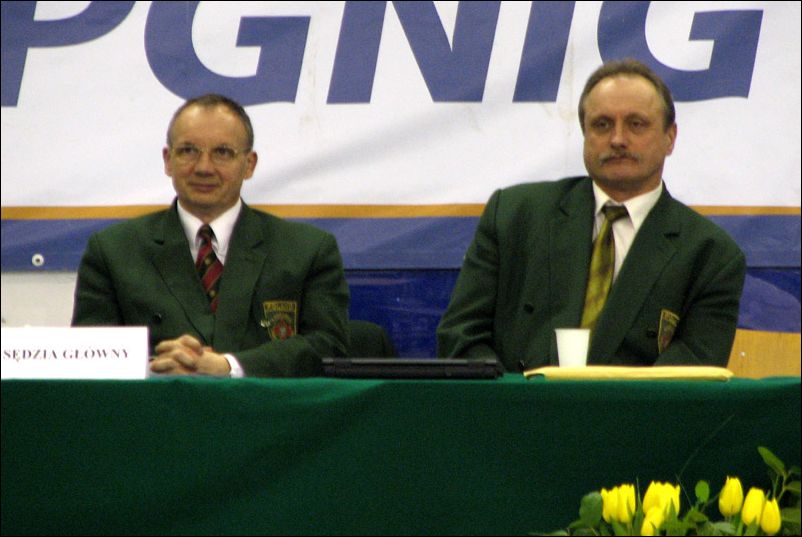 Sêdzia g³ówny<br>shihan Andrzej Drewniak<br>i sensei Roman Kêska