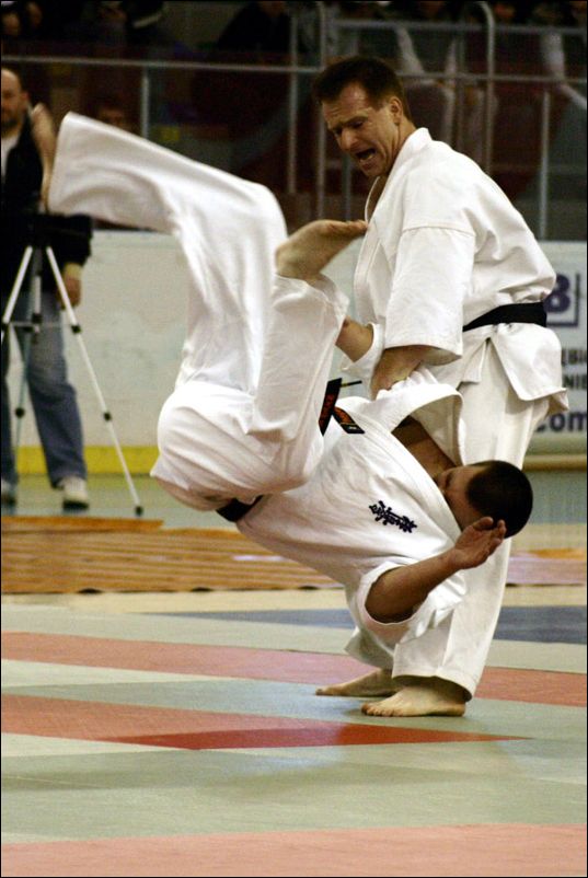 Pokaz walki<br>sensei Wies³aw Gwizd