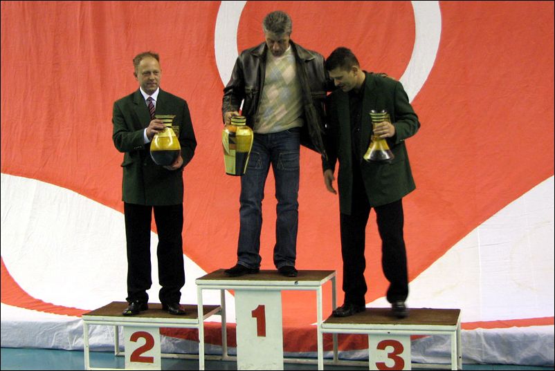 Klasyfikacja dru¿ynowa<br>Kielce przed Sanokiem<br>i Limanowa