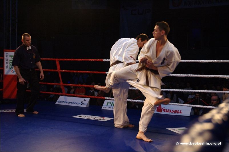 Petar Martinov vs<br>Maciej Mazur