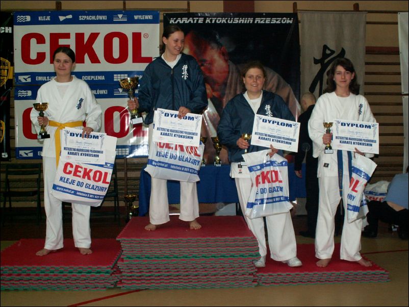 Juniorka m³odsza lekki kontakt +55 kg